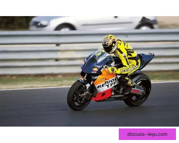 MotoGP新赛季揭幕战激战正酣冠军之争格局生变引发车坛震荡