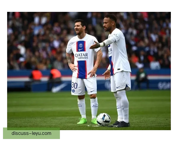 梅西再创辉煌助巴黎胜利，法甲积分榜竞争愈发激烈