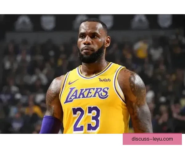 湖人逆转勇士，詹姆斯关键三分助队锁定胜利