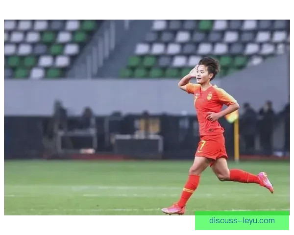 中国女足逆转夺冠 激战全场展现坚韧与荣耀风采